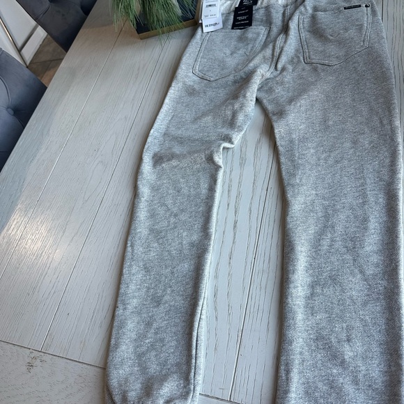 HUDSON joggers- modern slouchy silhouette. Size medium -NWT - Picture 4 of 6
